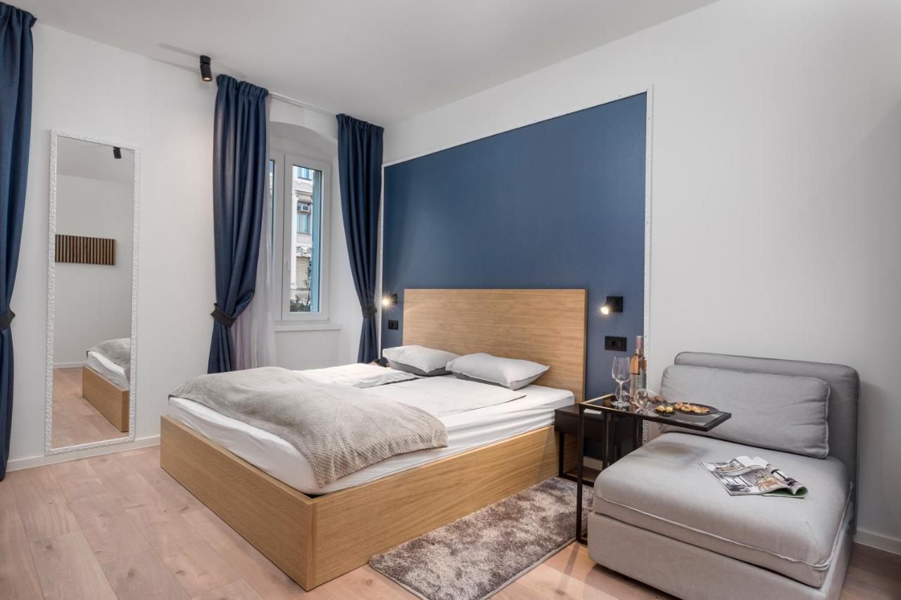 Deluxe Apartments "In The Center" Rijeka Bagian luar foto