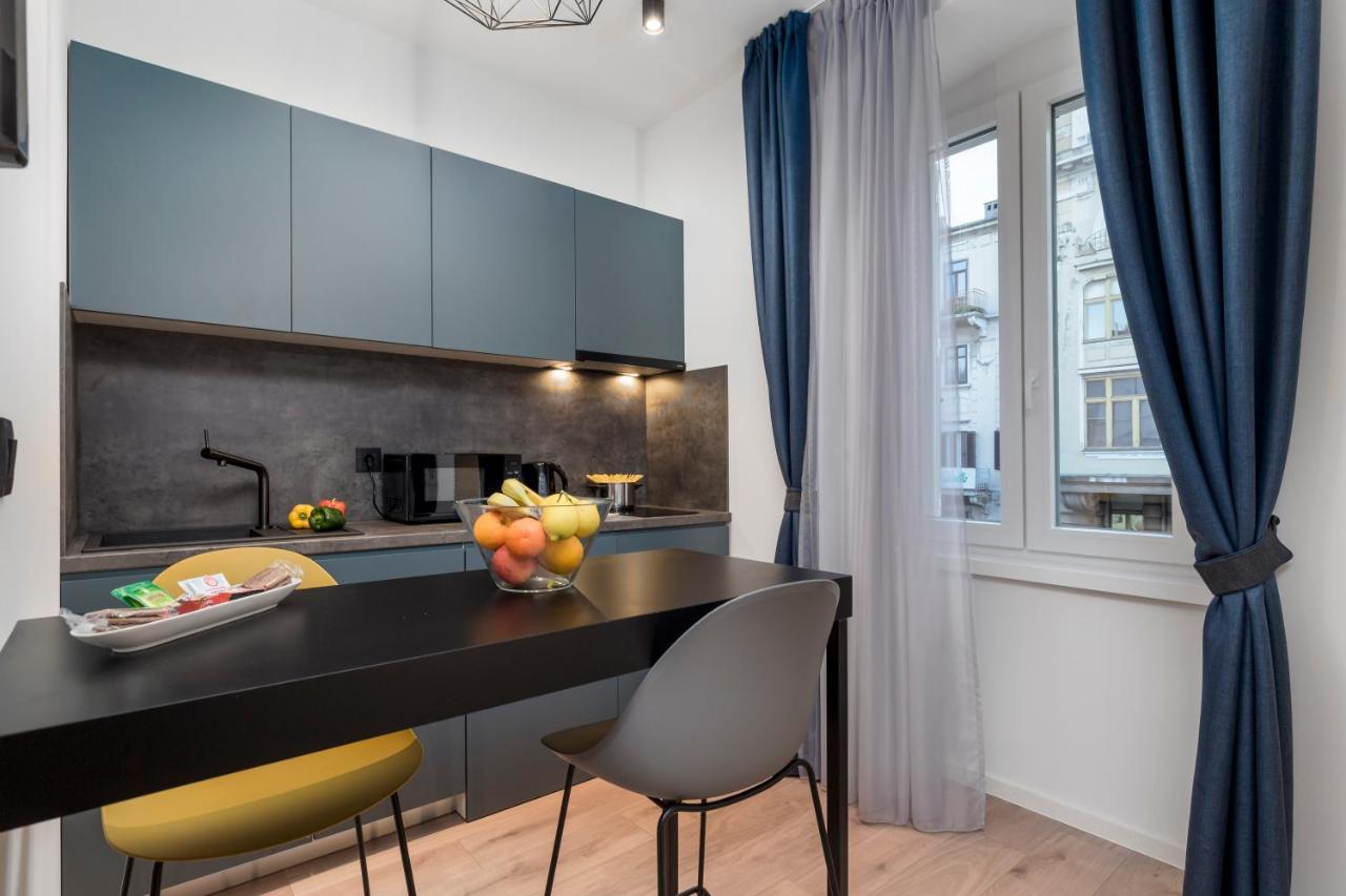 Deluxe Apartments "In The Center" Rijeka Bagian luar foto